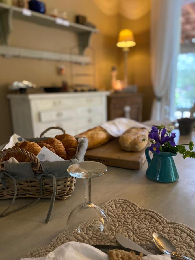 L'Eveil En Provence Panzió Entrecasteaux Kültér fotó