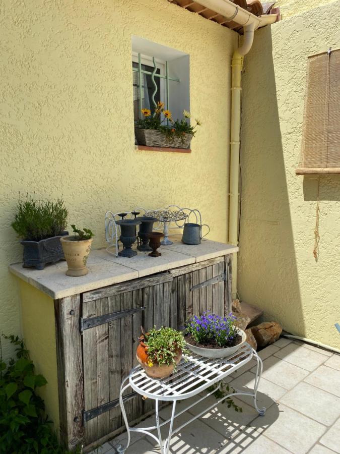 L'Eveil En Provence Panzió Entrecasteaux Kültér fotó